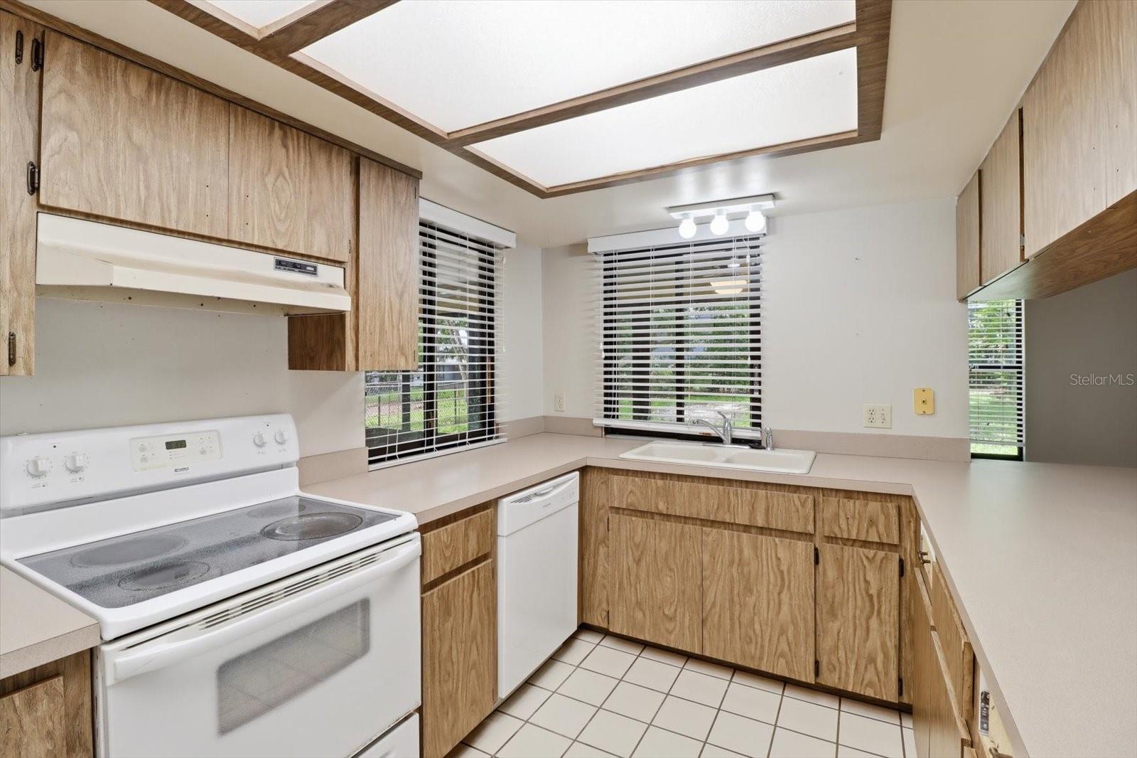 FLYING DUTCHMAN ESTATES PH 01 - Residential