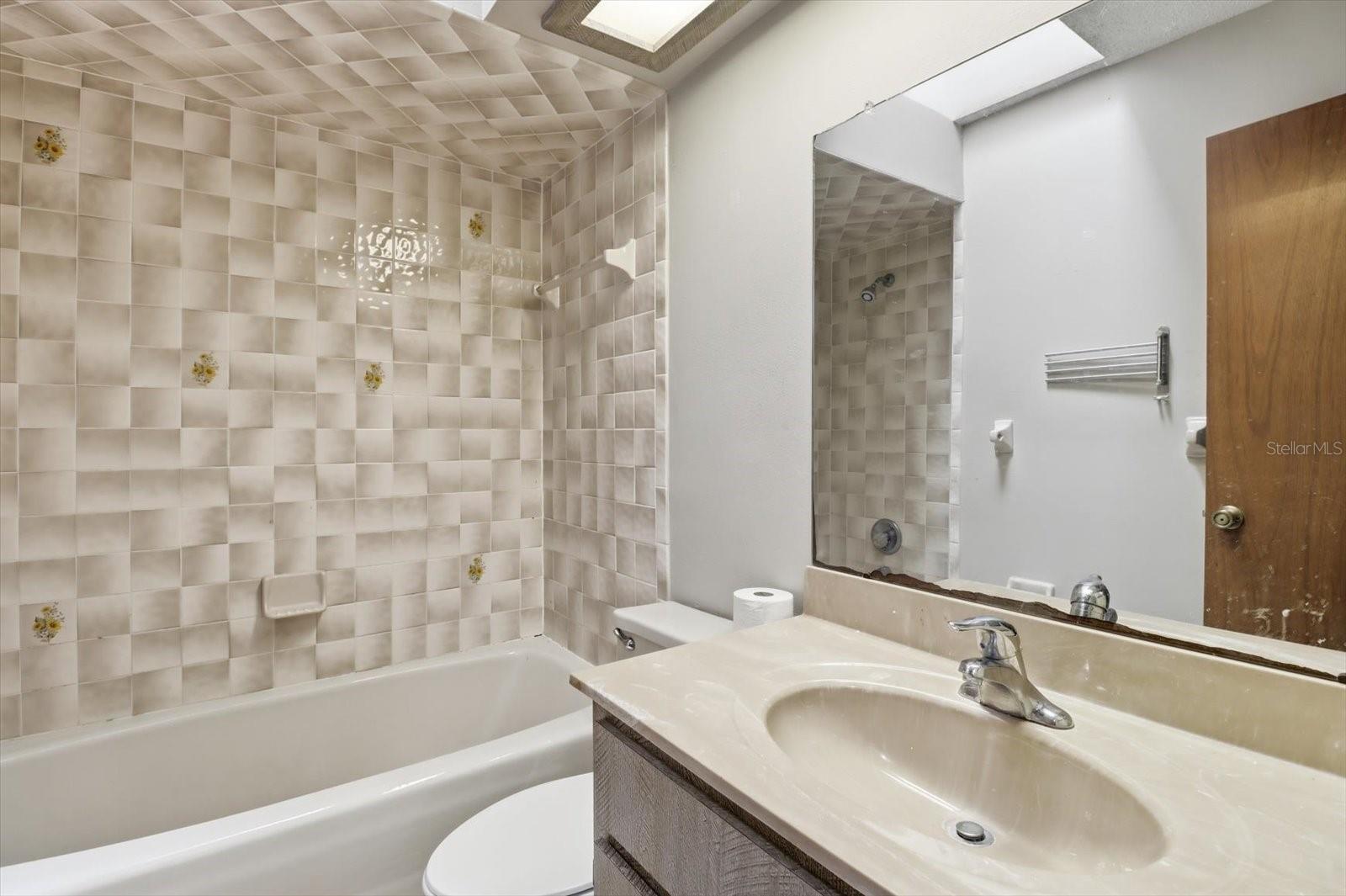 FLYING DUTCHMAN ESTATES PH 01 - Residential