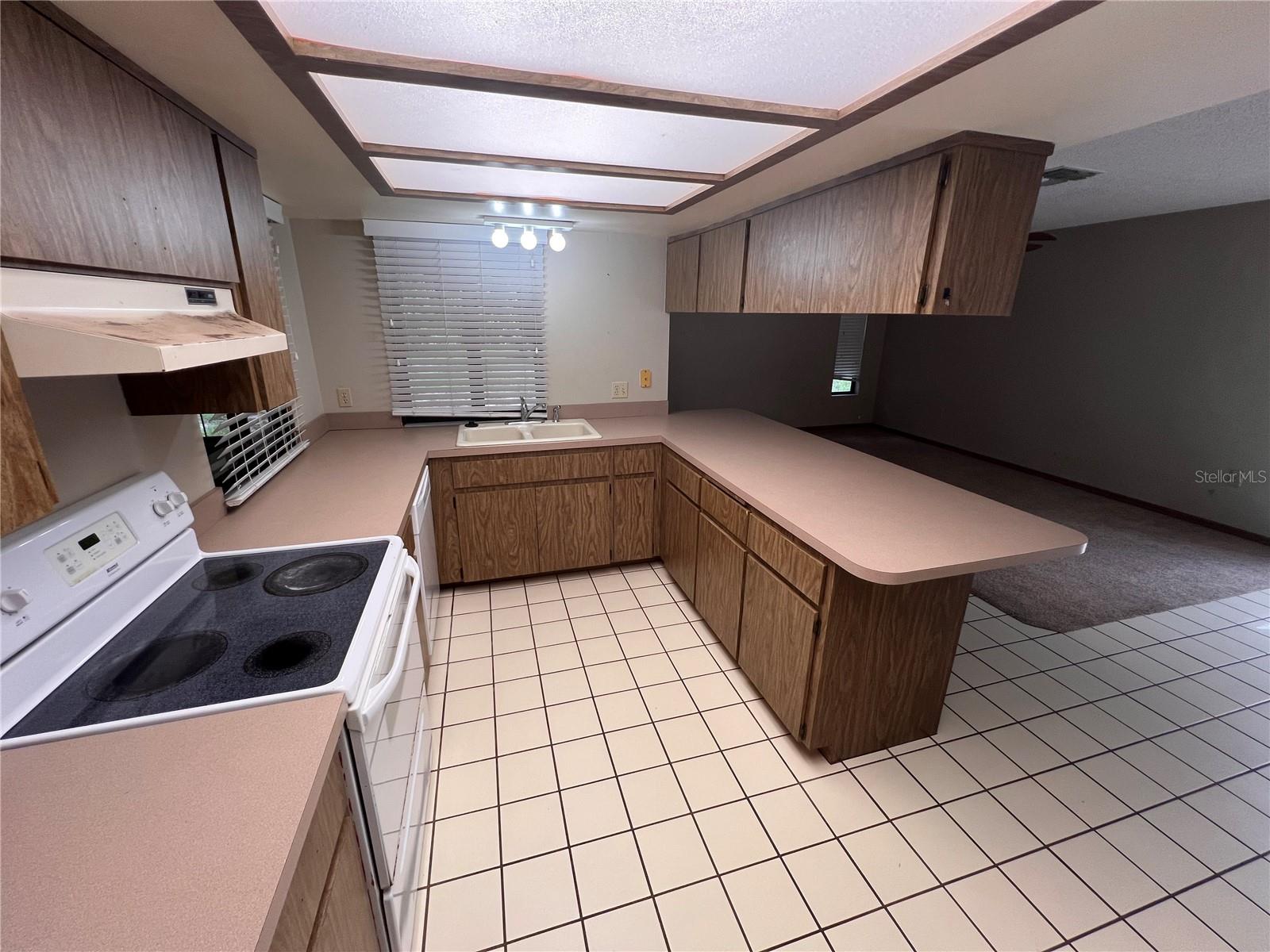 FLYING DUTCHMAN ESTATES PH 01 - Residential