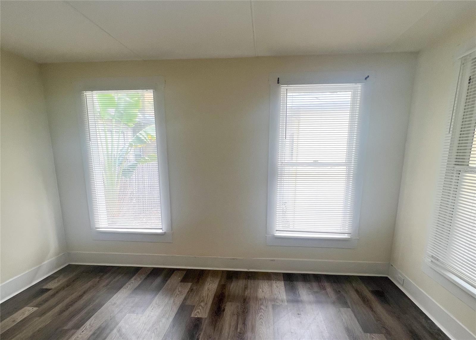 KINYON & WOODS ADD - Residential Income