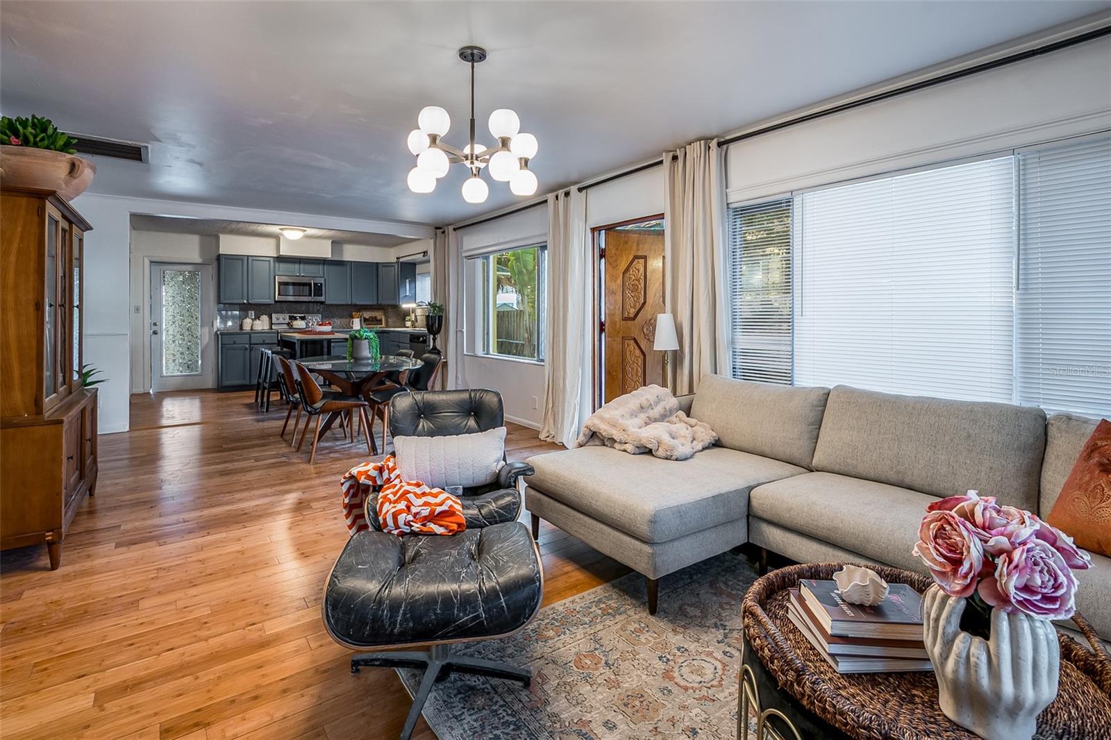 KINYON & WOODS ADD - Residential Income