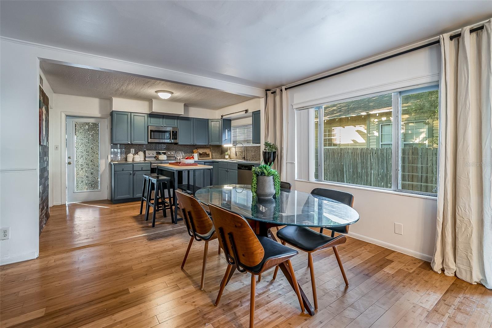 KINYON & WOODS ADD - Residential Income