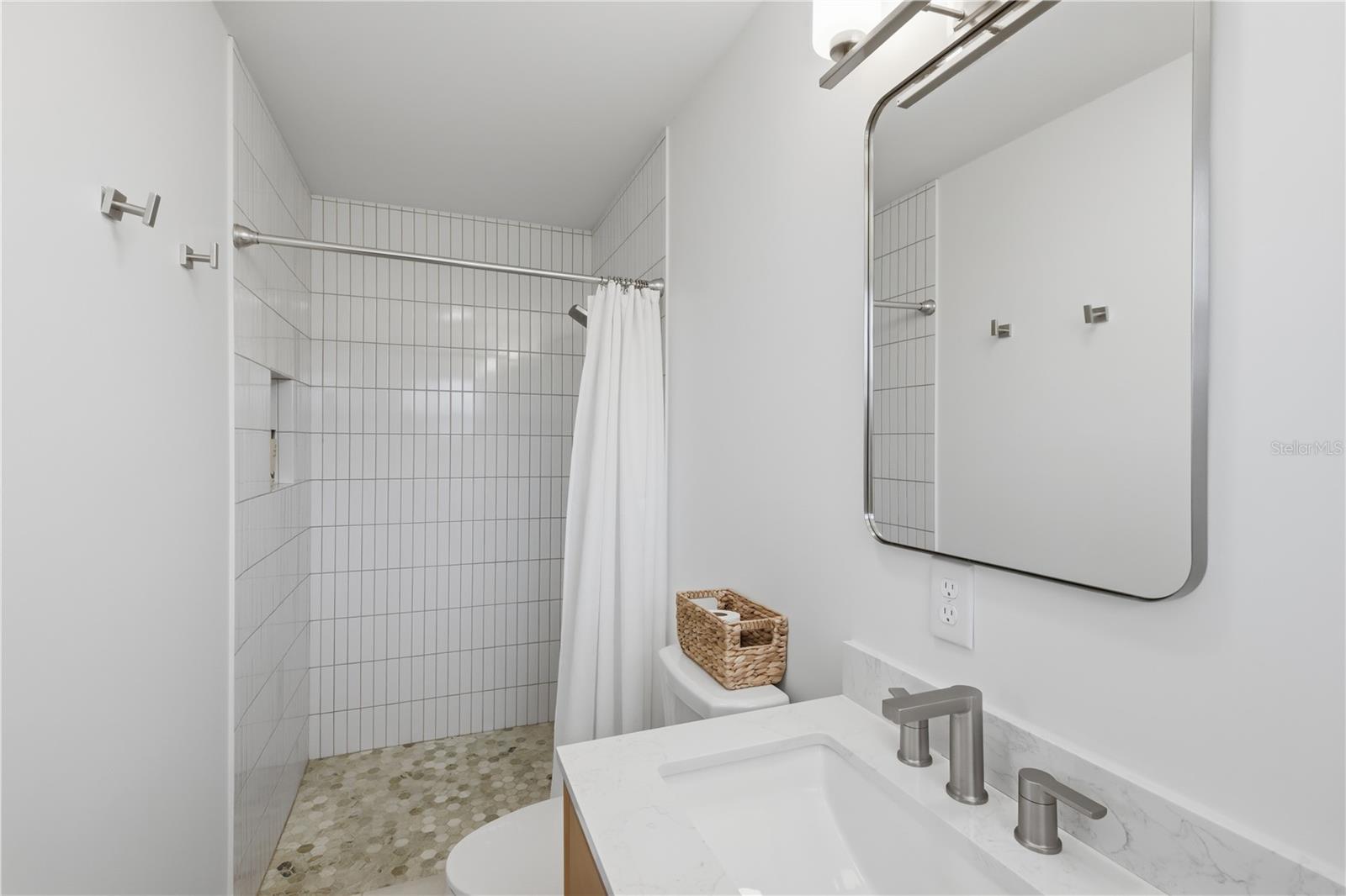DONA BAY SHORES - Residential