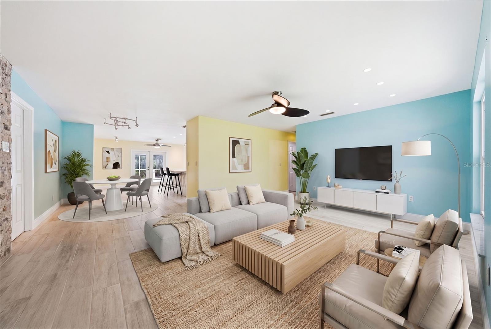 PINE LAKES - Residential