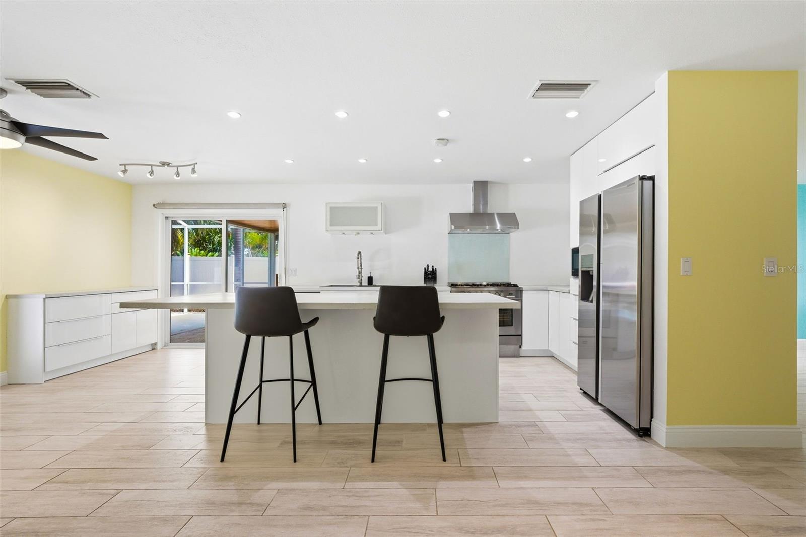 PINE LAKES - Residential