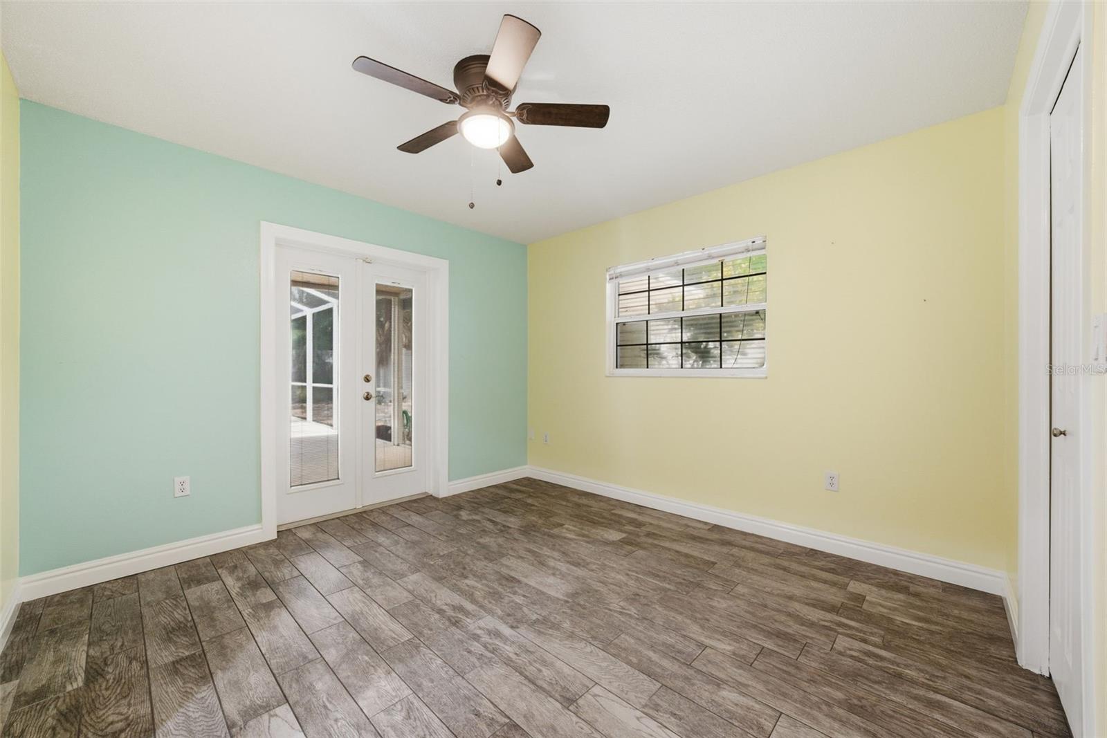 PINE LAKES - Residential