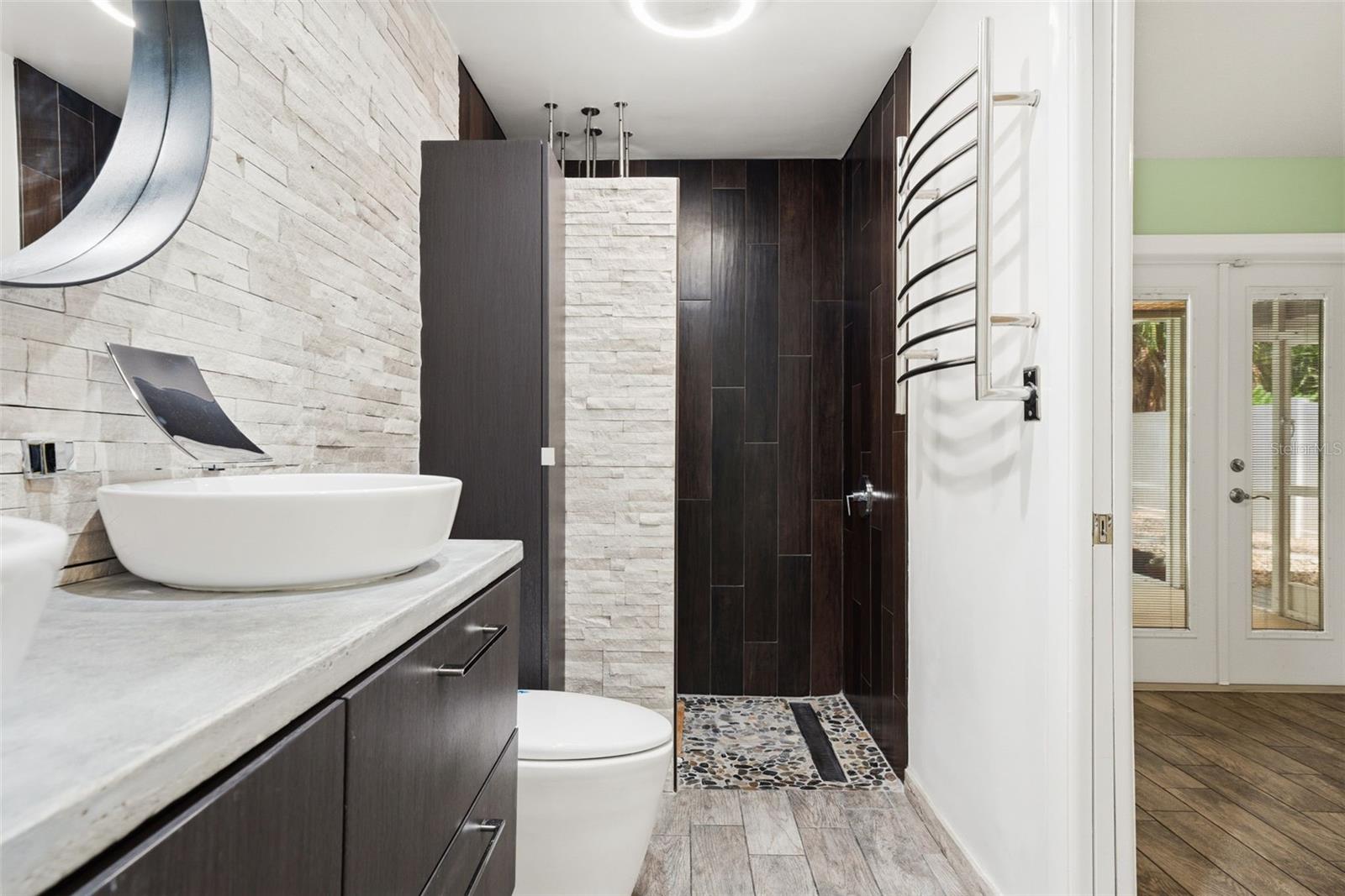 PINE LAKES - Residential