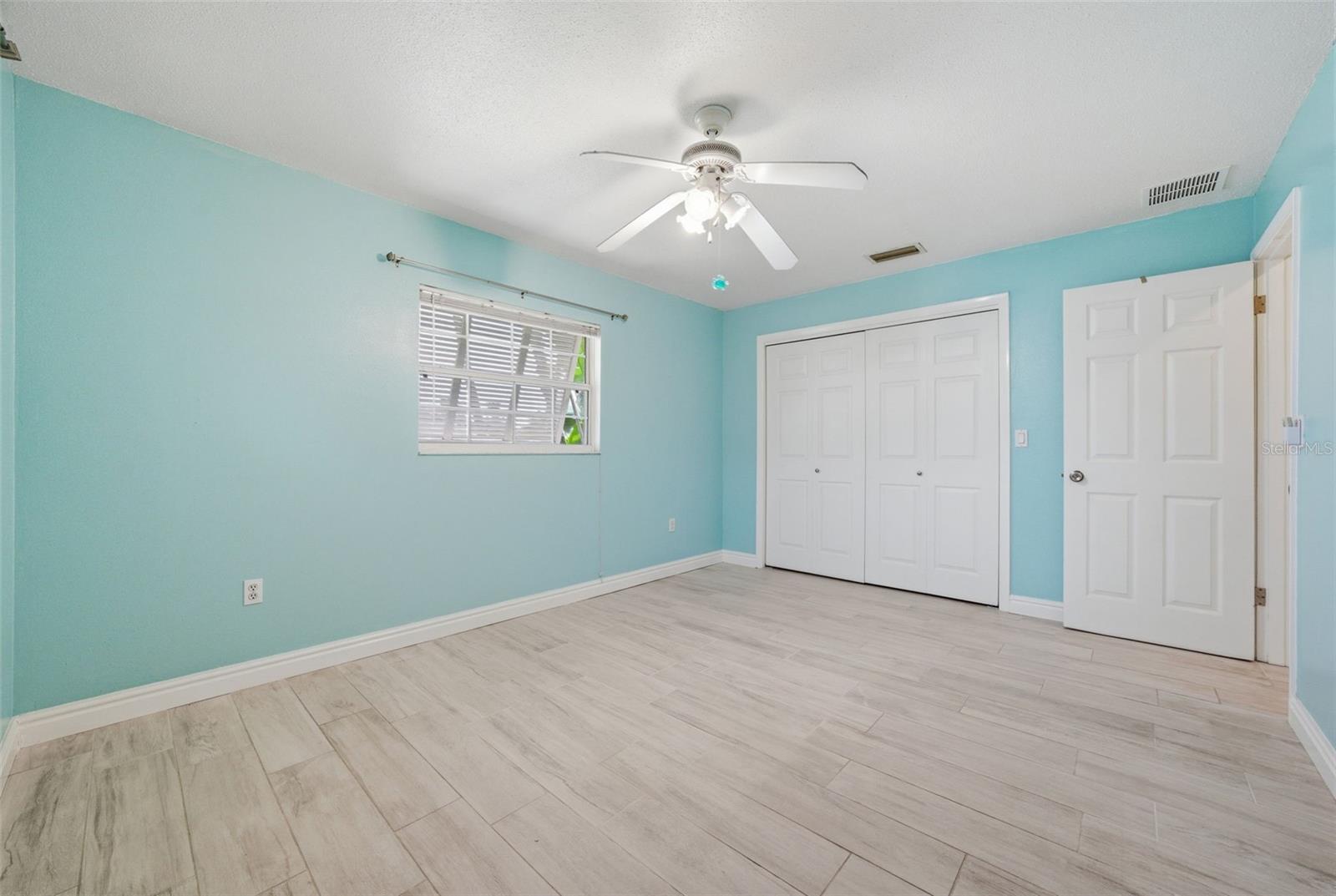 PINE LAKES - Residential