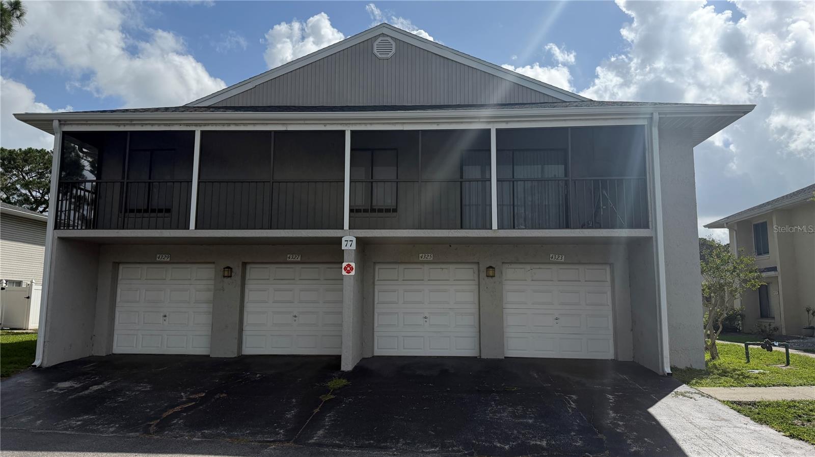 Beautiful 2 bedrooms 2 bathrooms. Located close to Universal Studios. 11 miles to Disney World. About 8 miles to Sea World. About 10 minutesto downtown Orlando. Minutes to shopping areas. Minutes from I4 and Florida Turnpike.