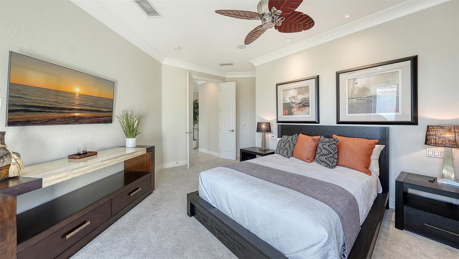 HAWKS HARBOR - Residential