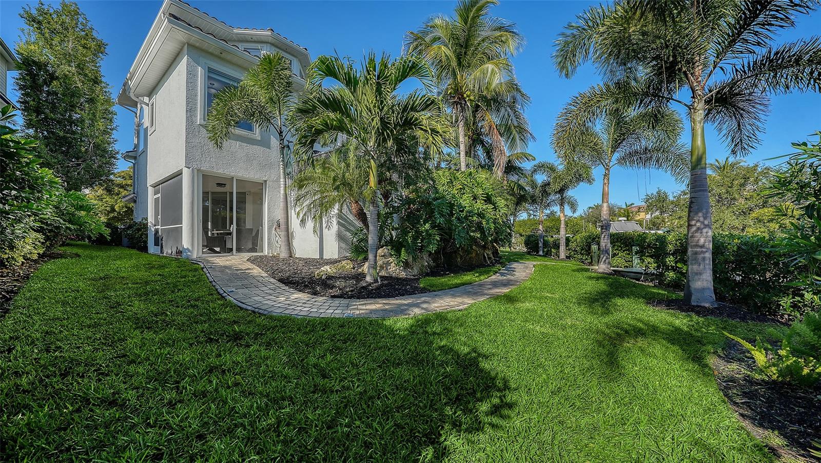 HAWKS HARBOR - Residential