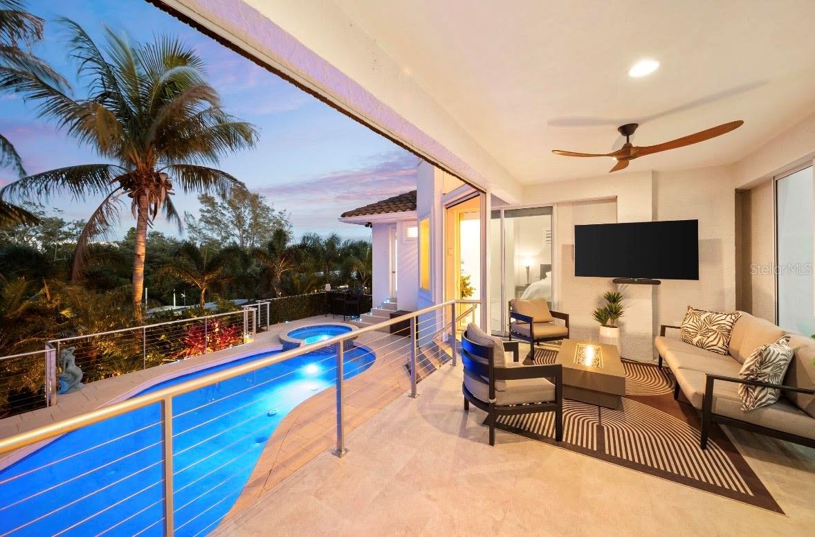 HAWKS HARBOR - Residential