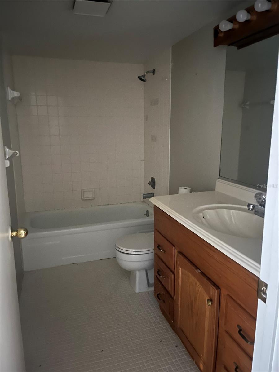 BAYWOOD NORTHWEST CONDO - Residential Lease