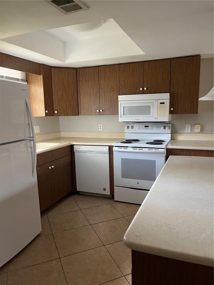 BAYWOOD NORTHWEST CONDO - Residential Lease