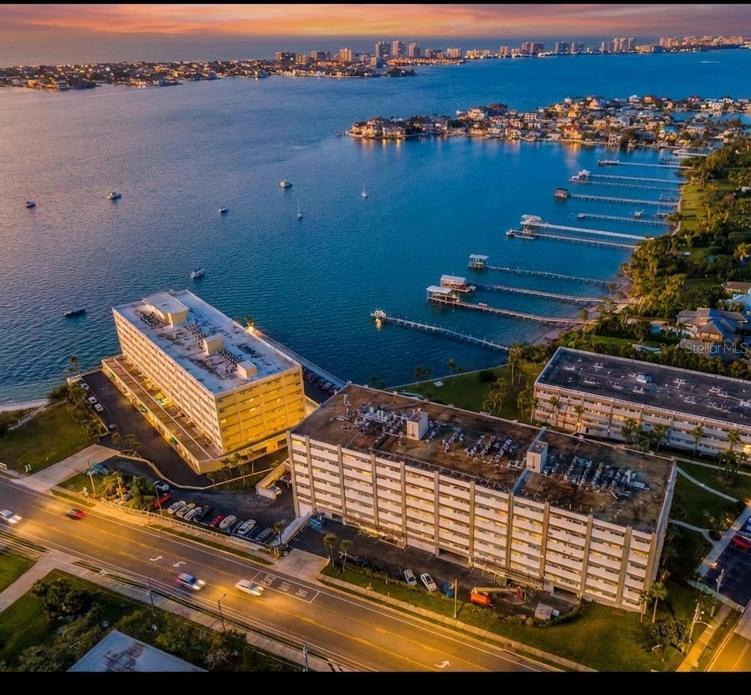 HARBOUR CLUB CONDO NO 3 - Residential