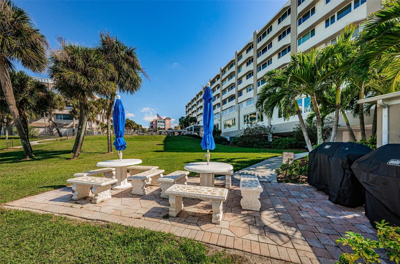 HARBOUR CLUB CONDO NO 3 - Residential