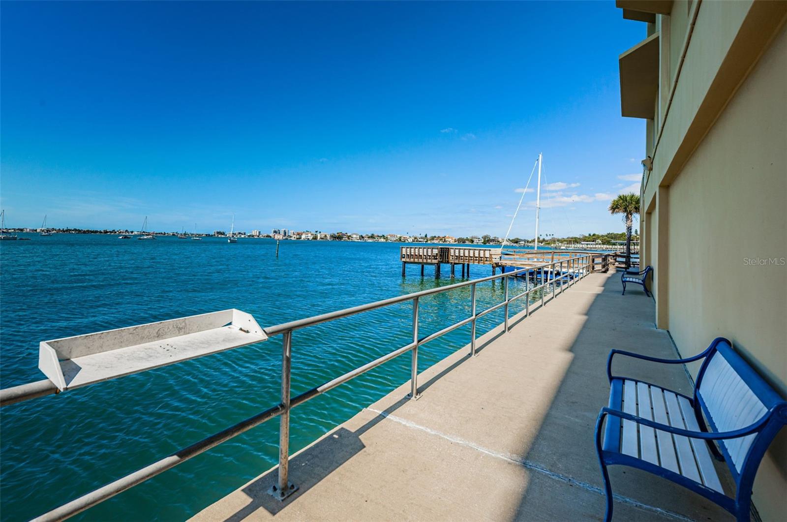 HARBOUR CLUB CONDO NO 3 - Residential