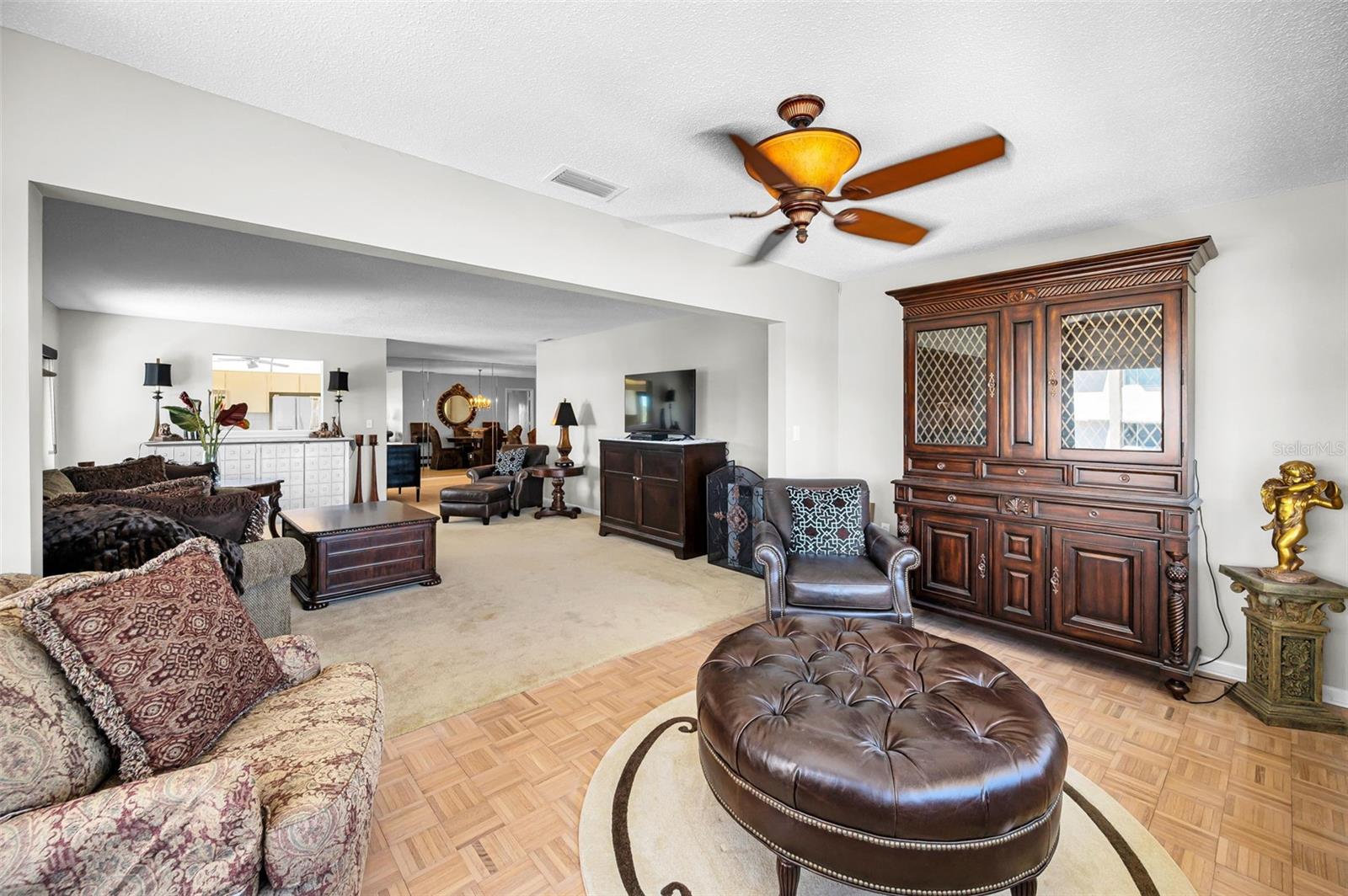 HARBOUR CLUB CONDO NO 3 - Residential