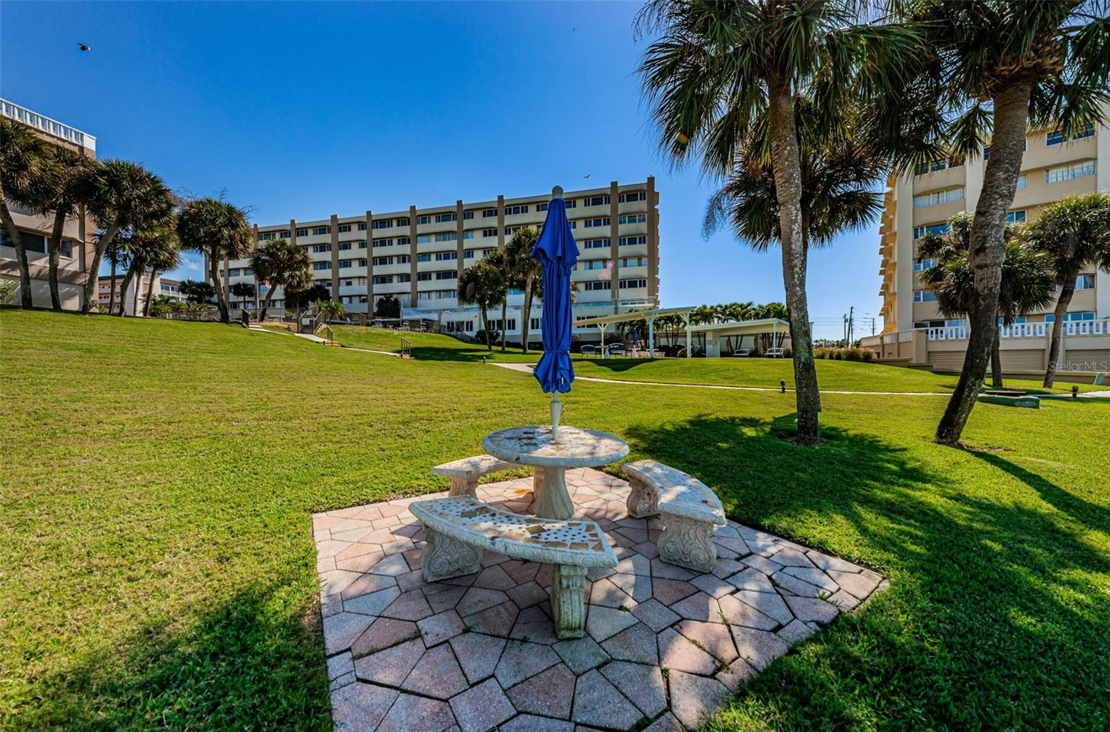 HARBOUR CLUB CONDO NO 3 - Residential