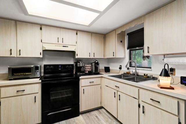 RIDGE MANOR KNOLLWOOD - Residential