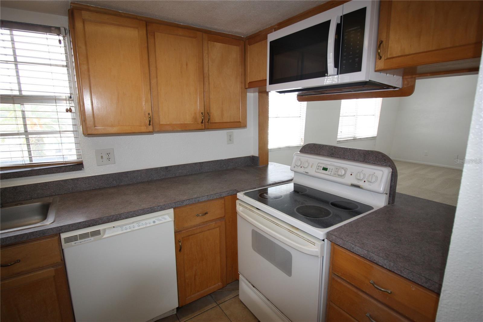 GOLFSIDE VILLAS CONDO - Residential
