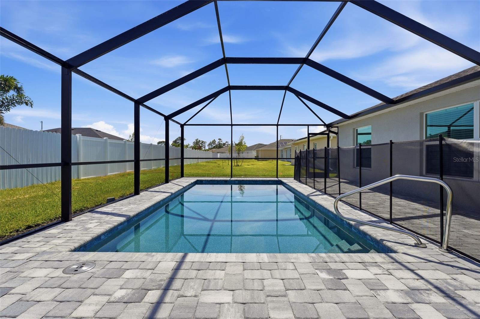 ROTONDA LAKES - Residential