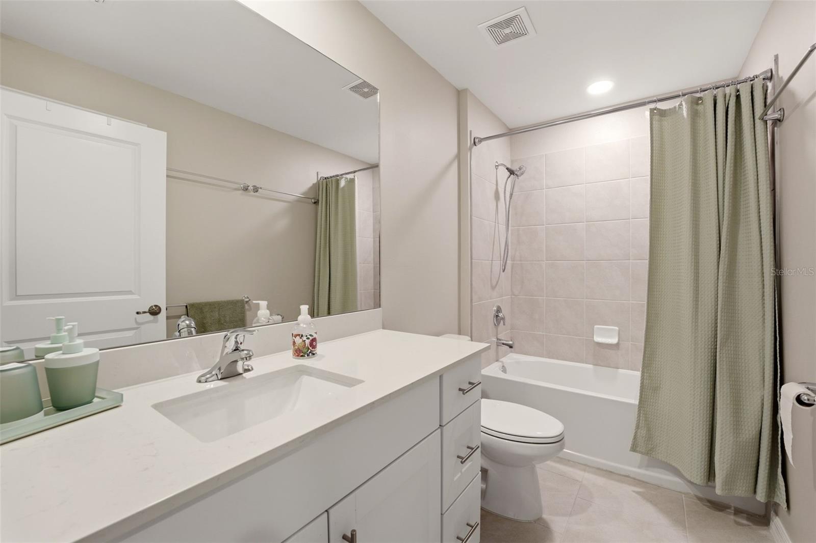 ROTONDA LAKES - Residential