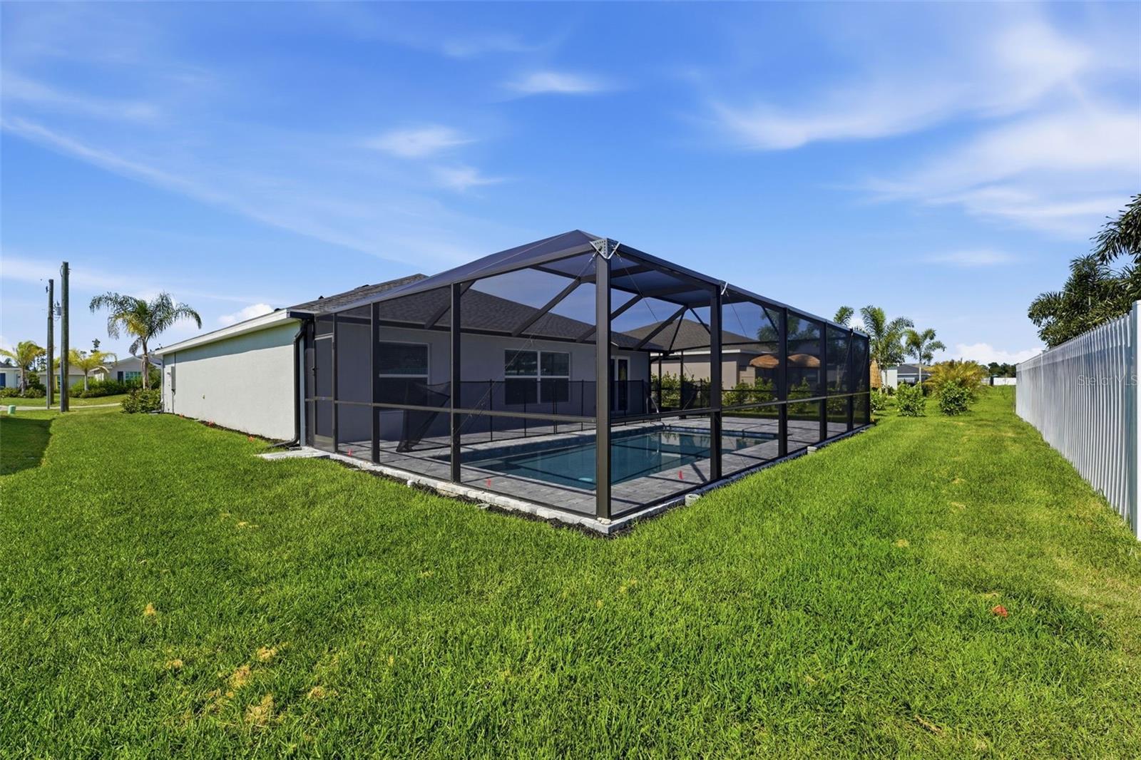 ROTONDA LAKES - Residential