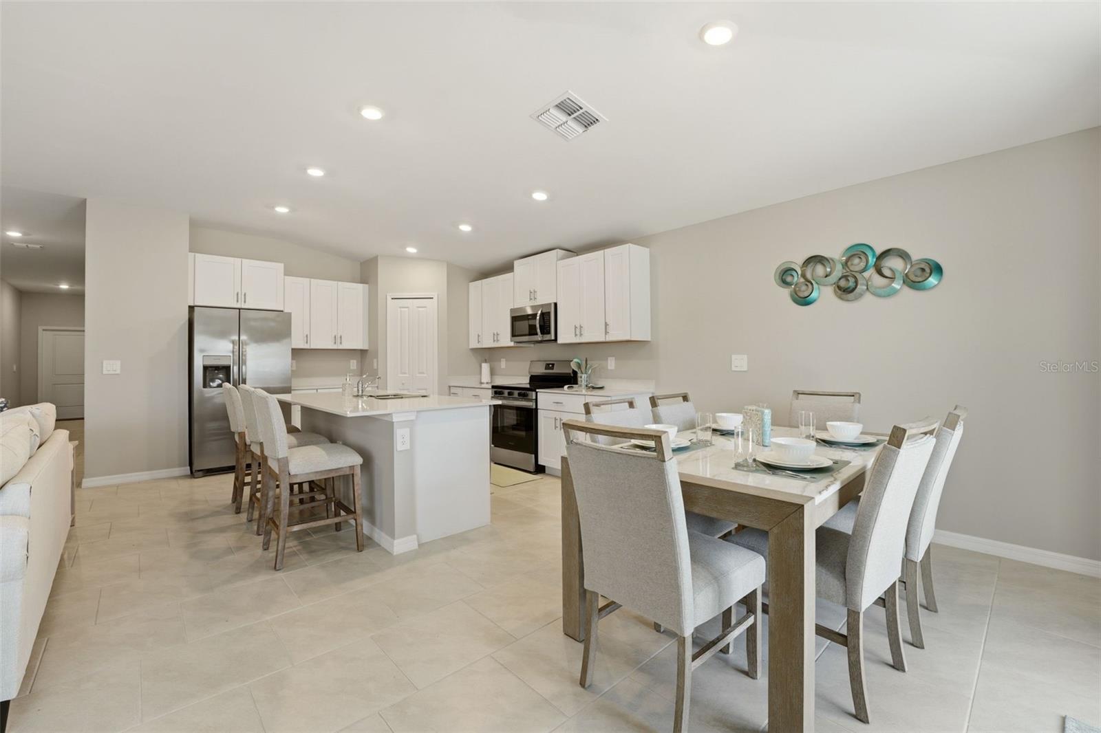 ROTONDA LAKES - Residential