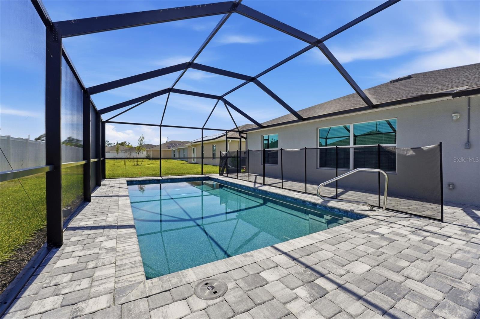 ROTONDA LAKES - Residential