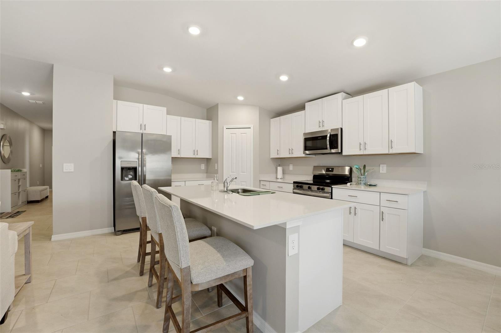 ROTONDA LAKES - Residential