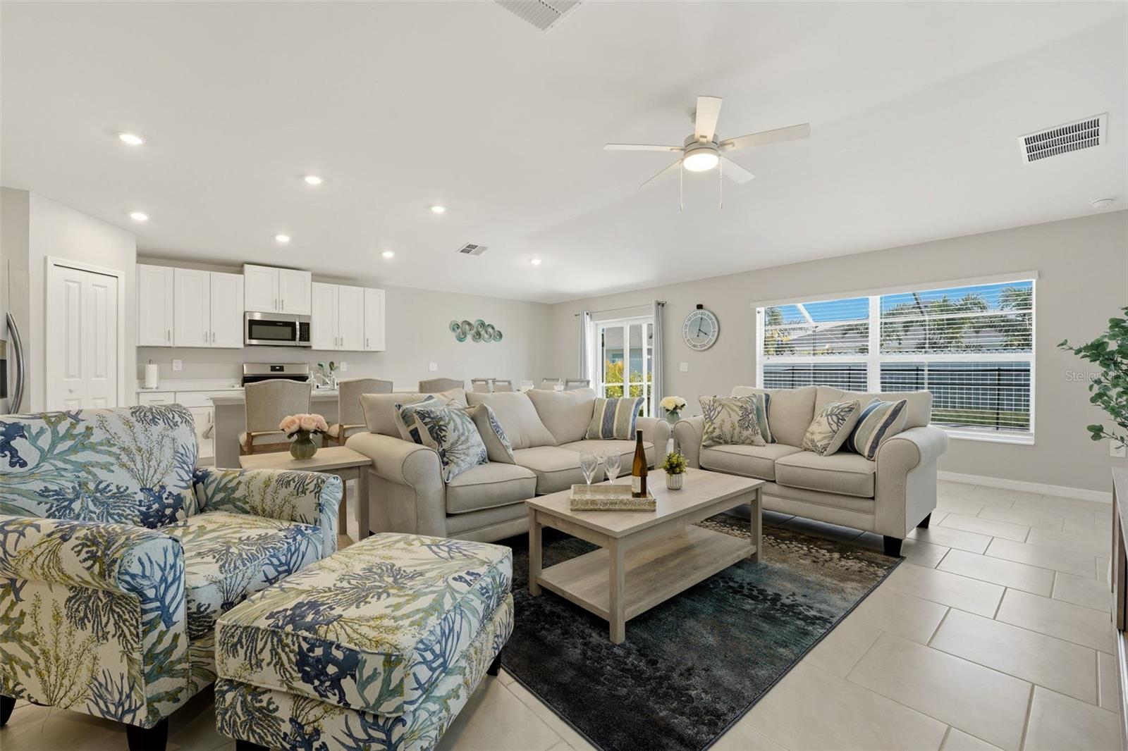 ROTONDA LAKES - Residential