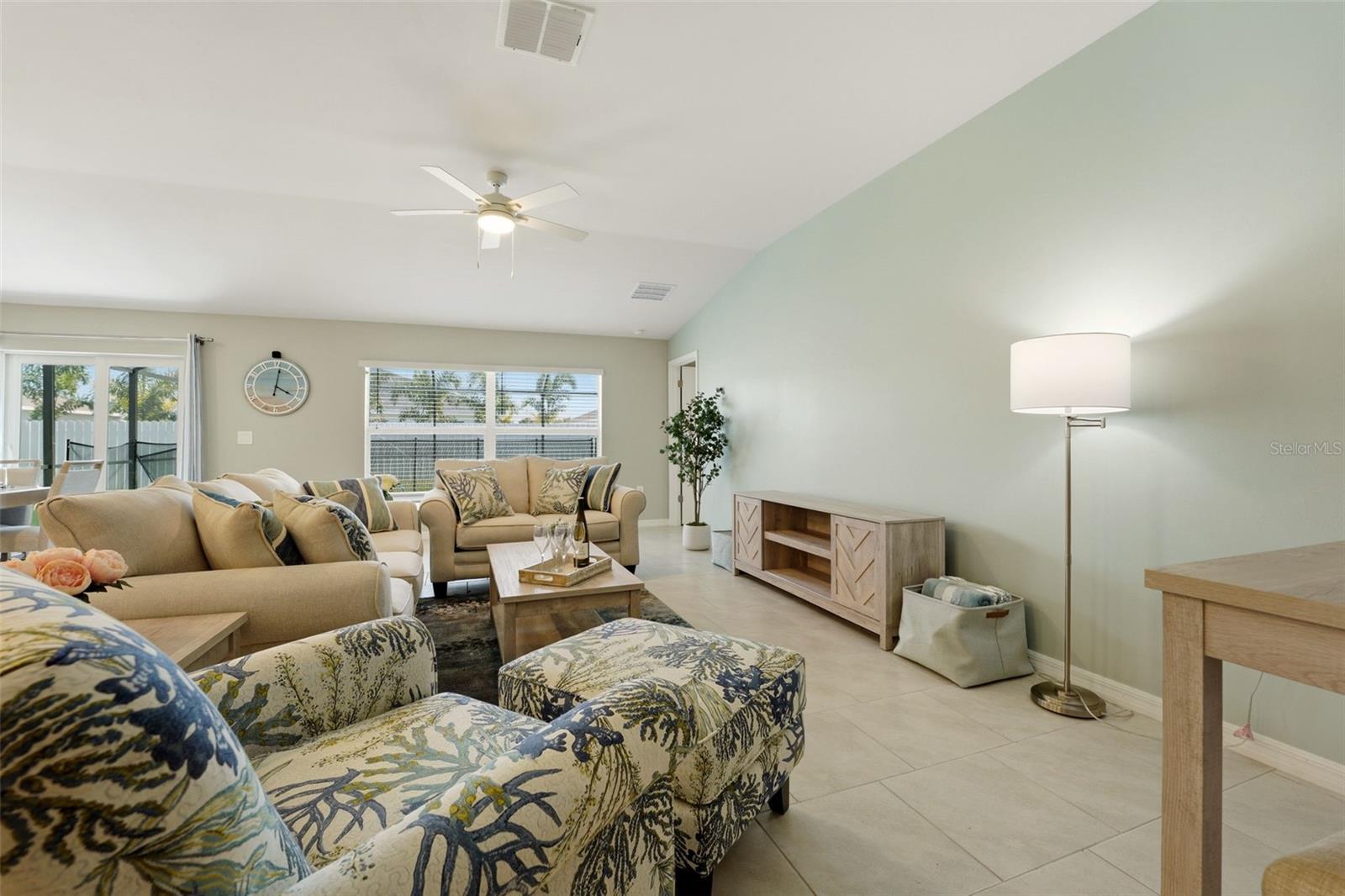 ROTONDA LAKES - Residential