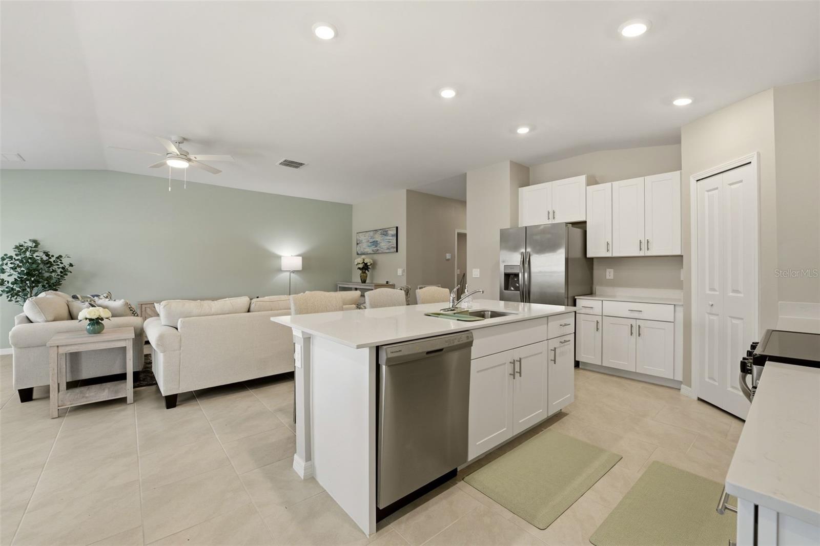 ROTONDA LAKES - Residential