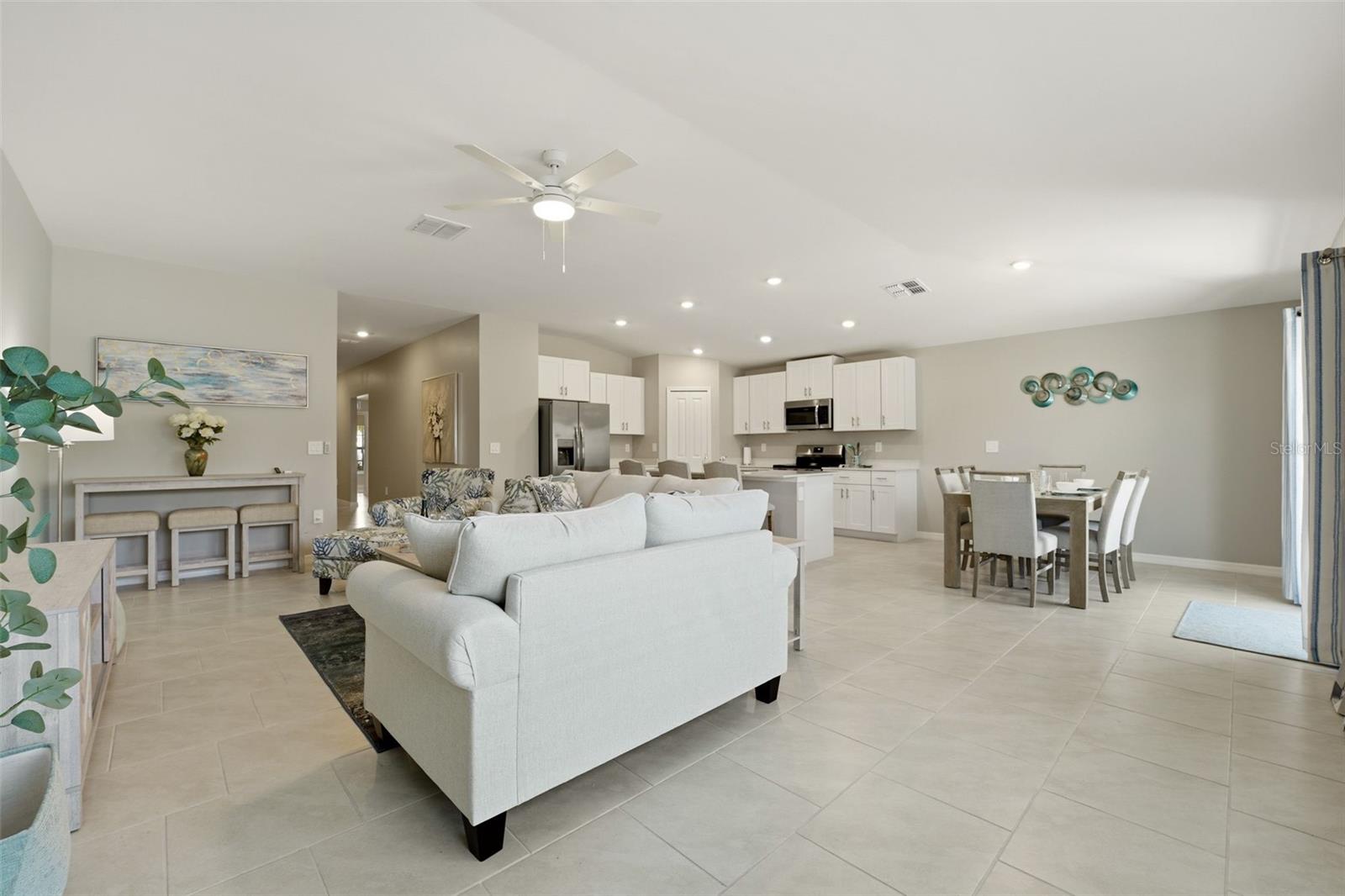 ROTONDA LAKES - Residential