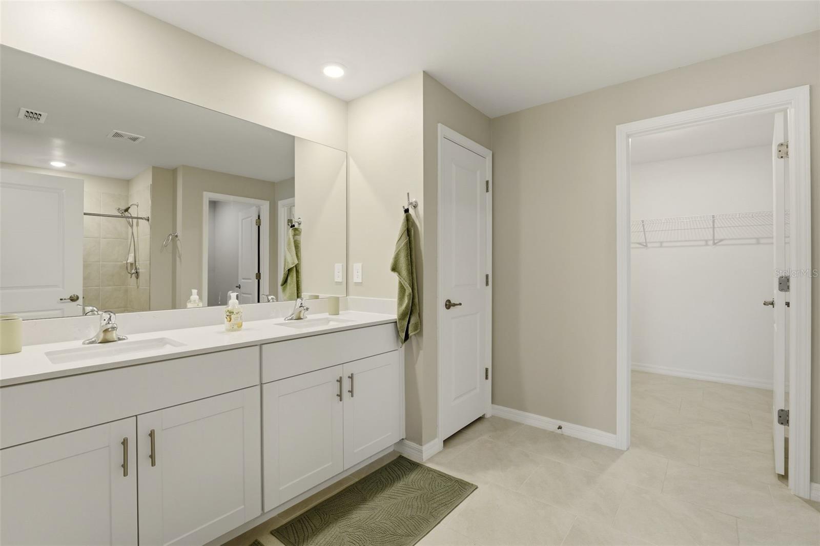 ROTONDA LAKES - Residential