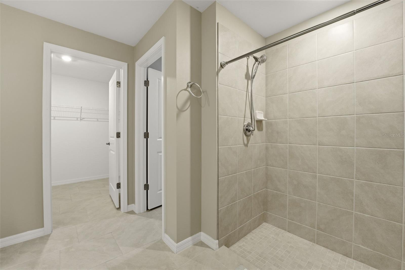 ROTONDA LAKES - Residential