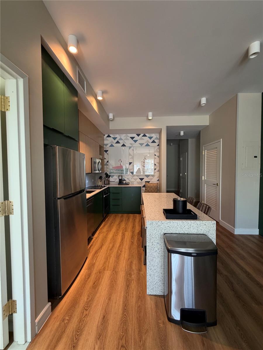 SUNSET WALK HOTEL CONDO PH 1 - Residential