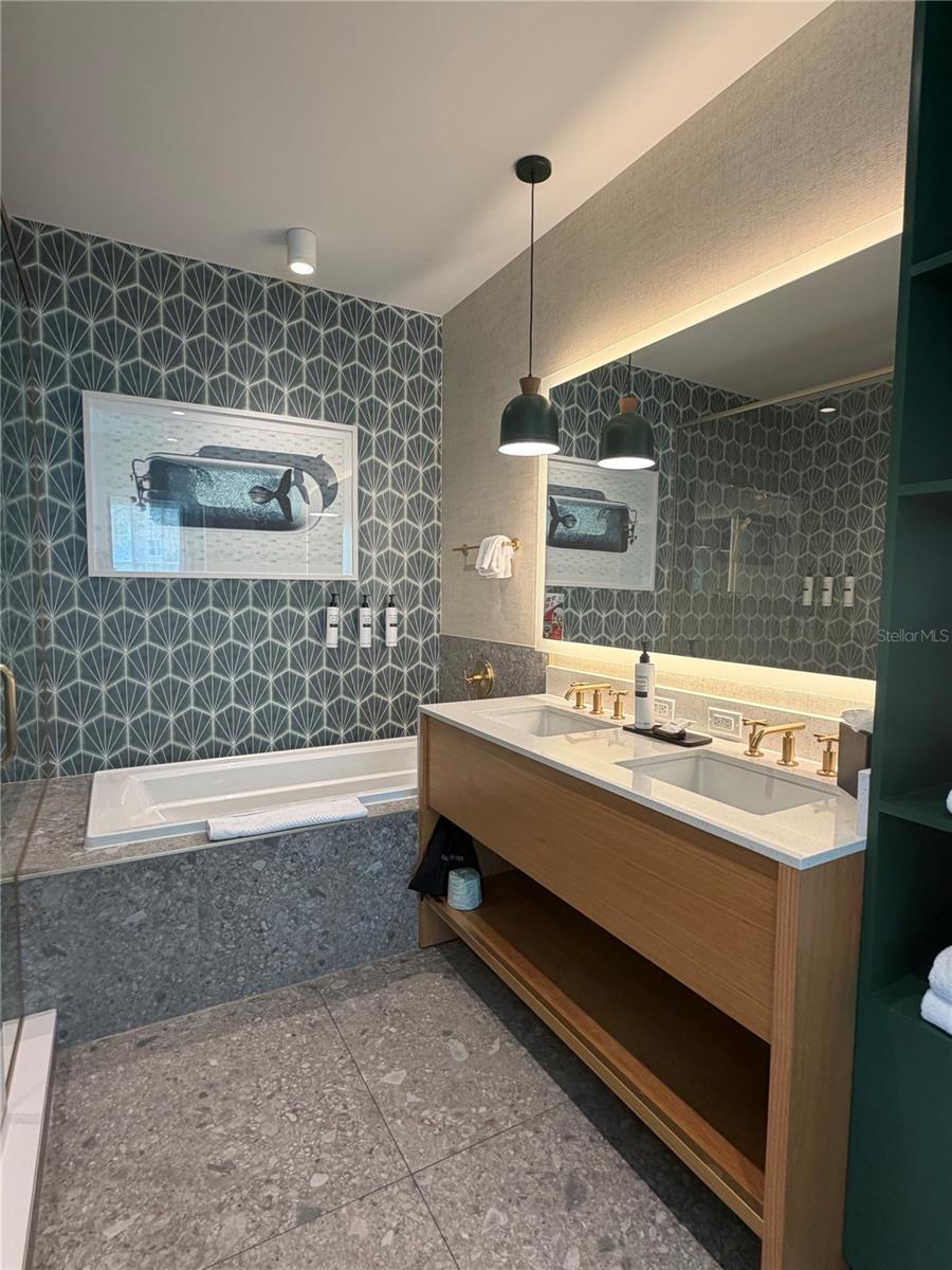 SUNSET WALK HOTEL CONDO PH 1 - Residential