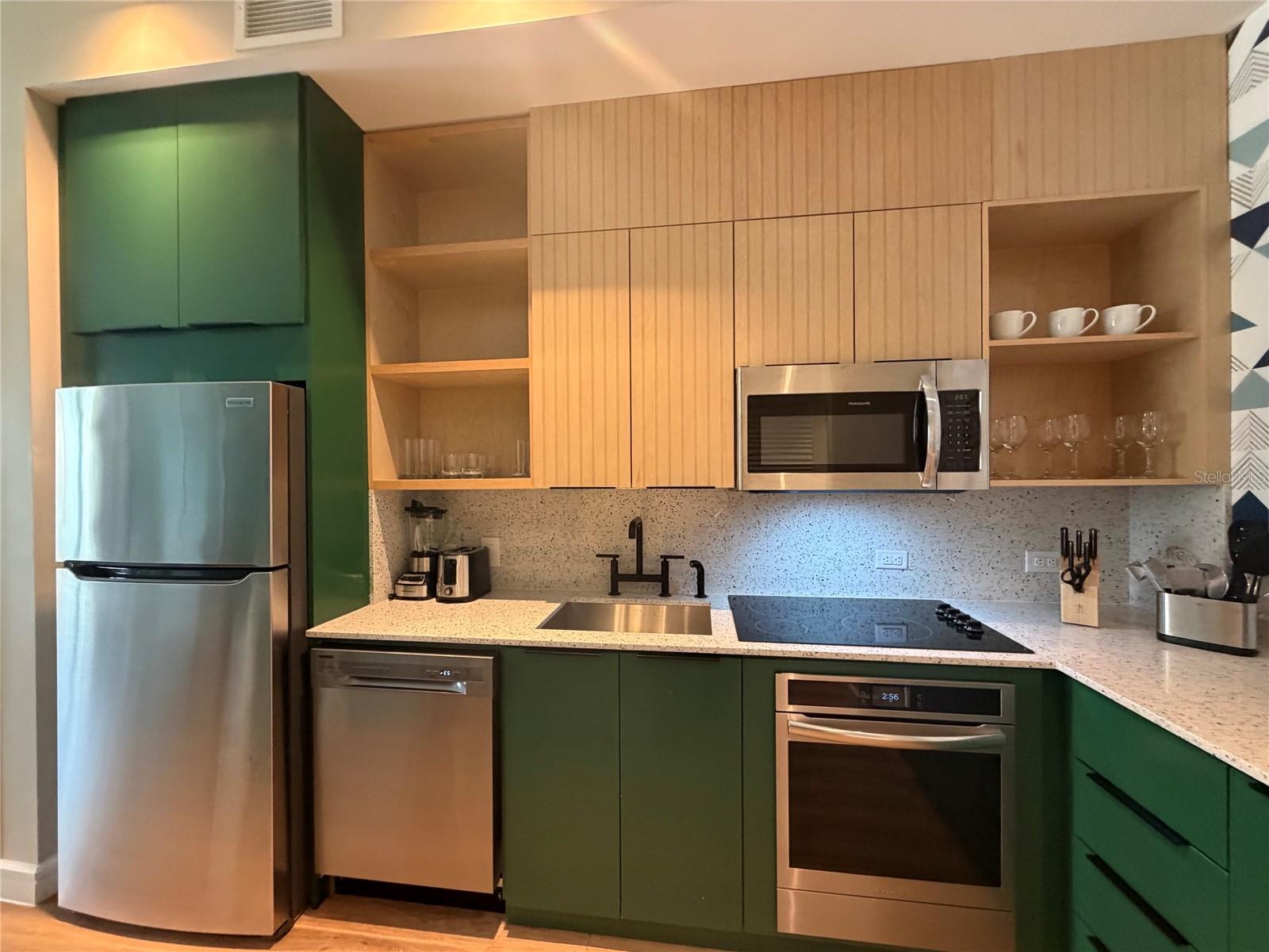 SUNSET WALK HOTEL CONDO PH 1 - Residential