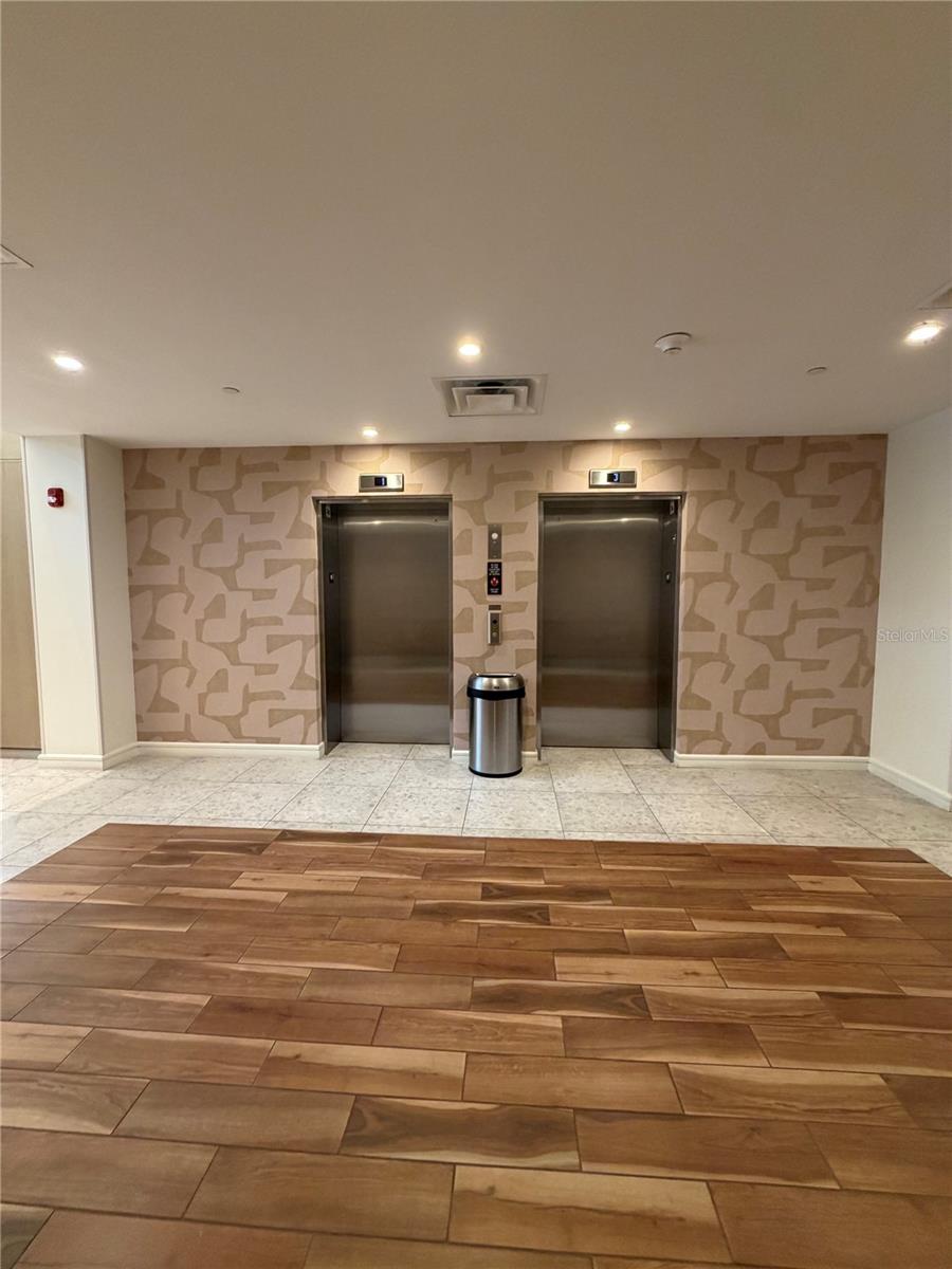 SUNSET WALK HOTEL CONDO PH 1 - Residential