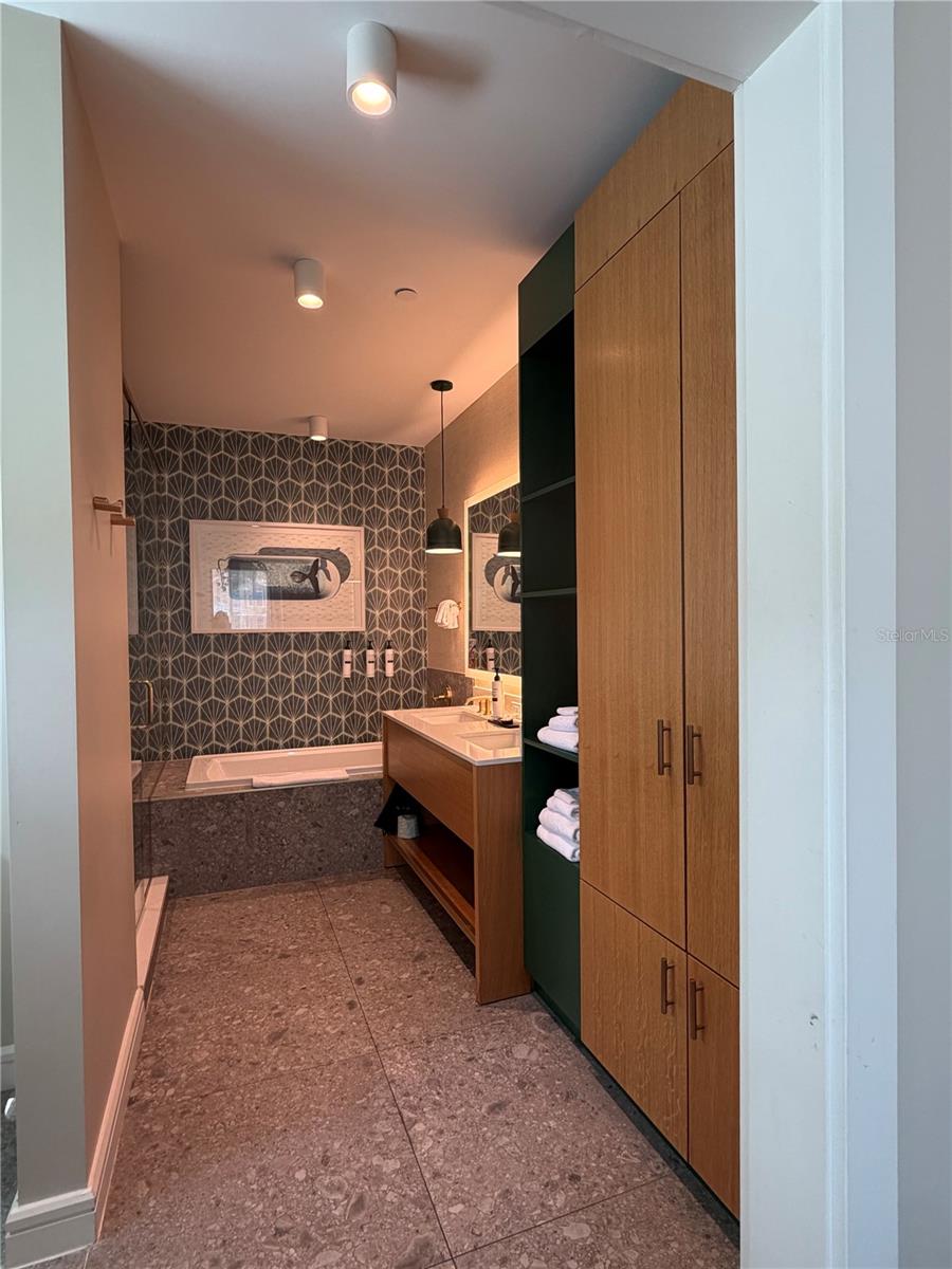 SUNSET WALK HOTEL CONDO PH 1 - Residential