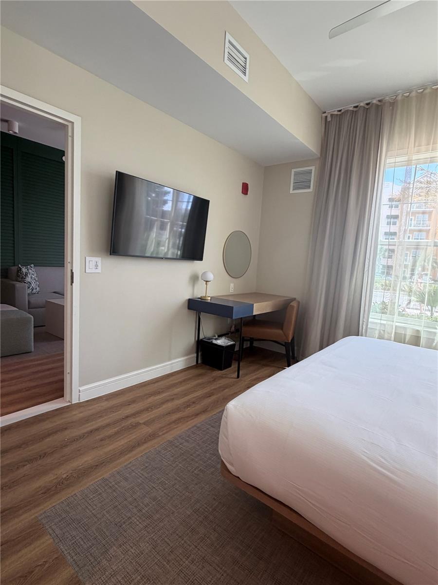 SUNSET WALK HOTEL CONDO PH 1 - Residential