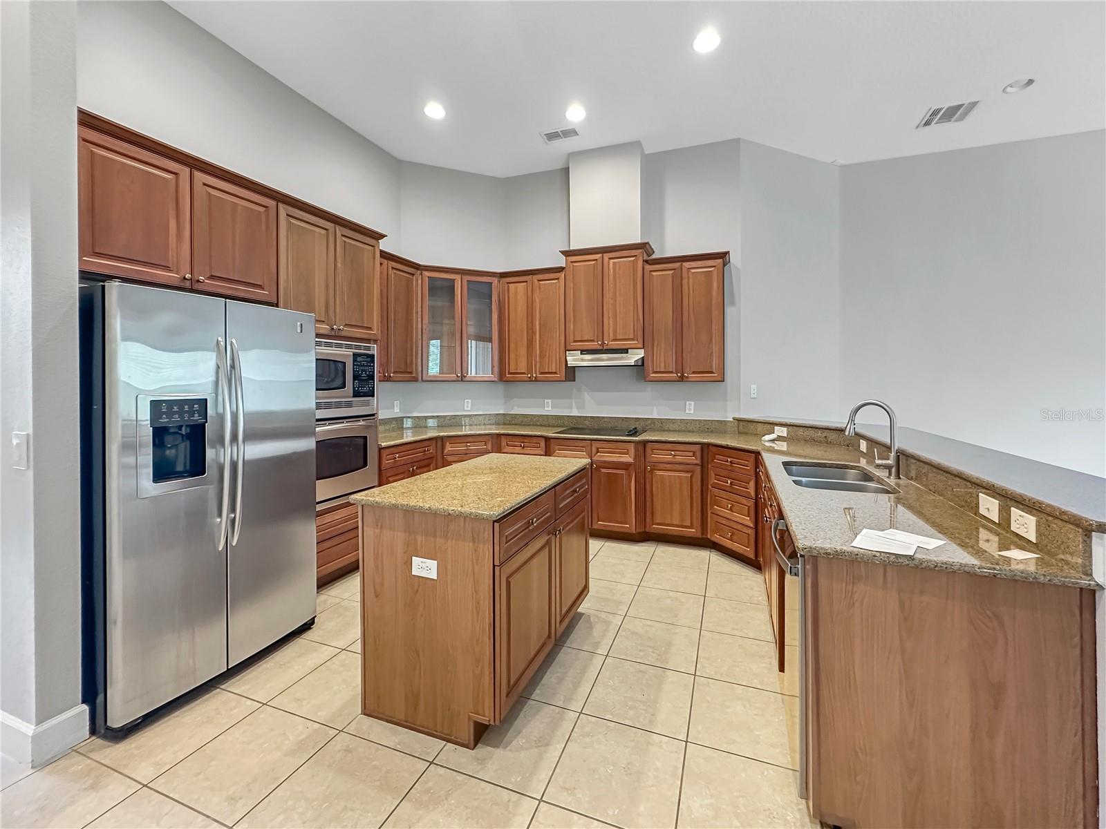 LIVE OAK RESERVE UNIT THREE - Residential Lease