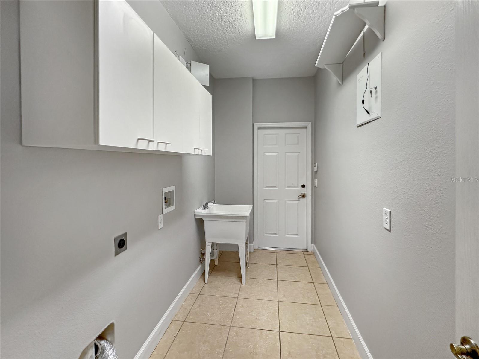 LIVE OAK RESERVE UNIT THREE - Residential Lease