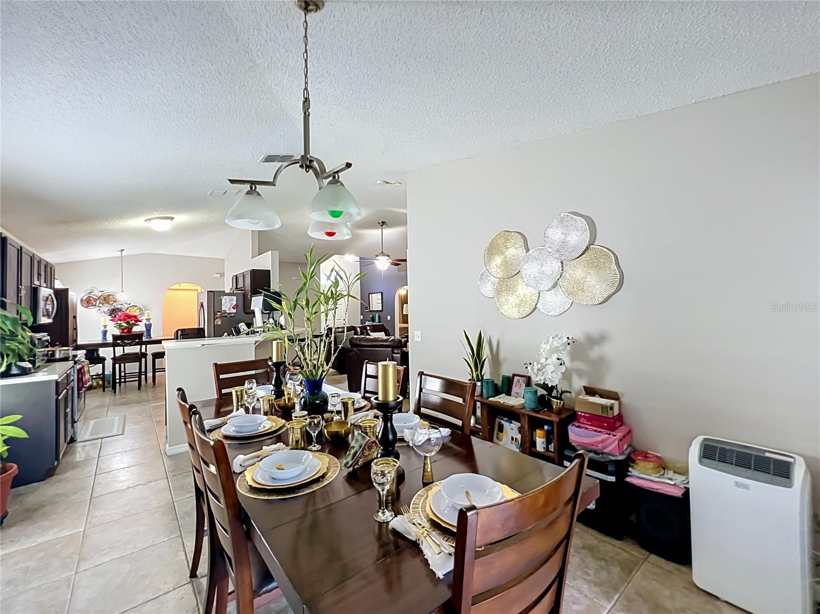 CHAPMAN LAKES - Residential