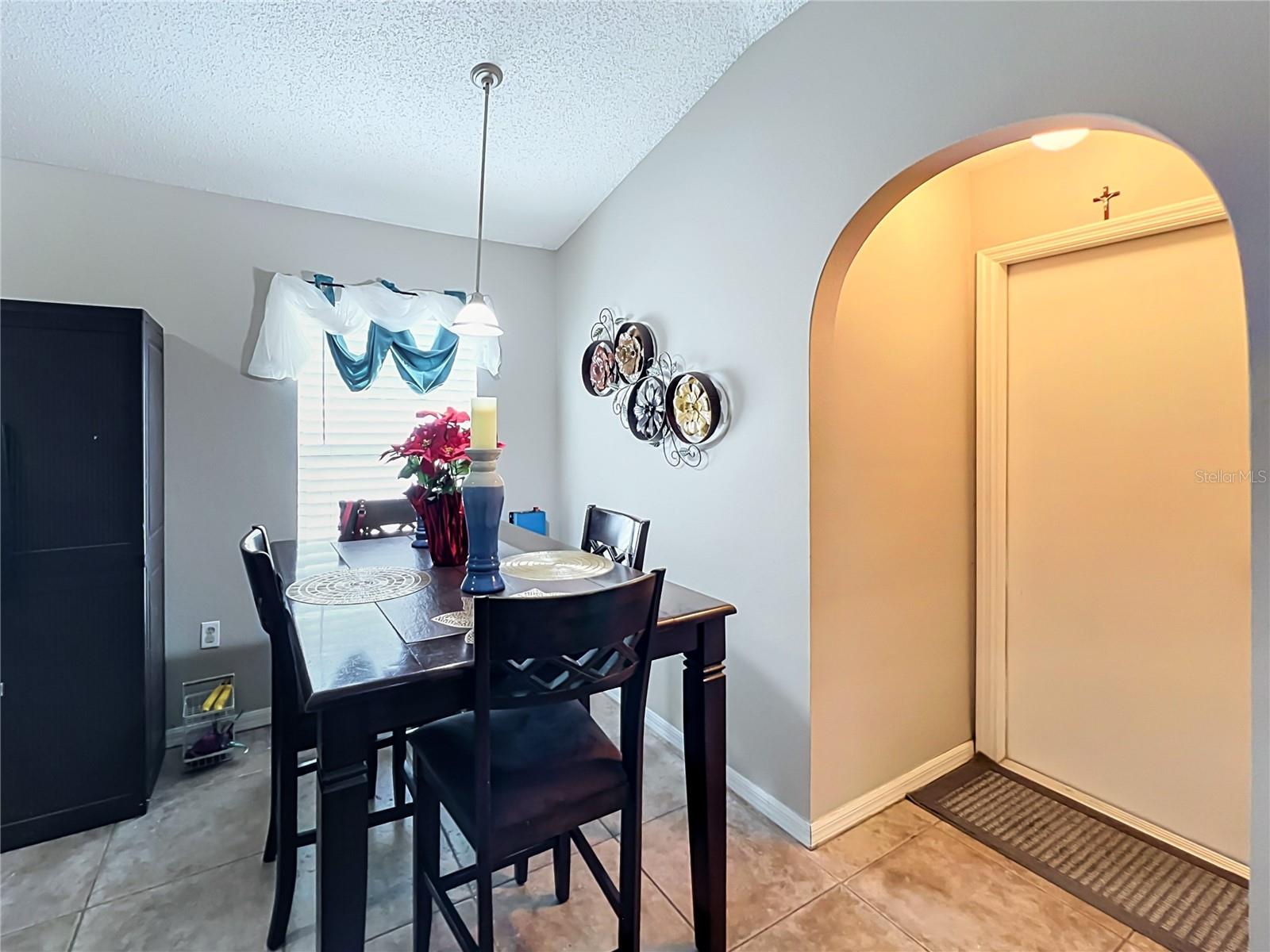CHAPMAN LAKES - Residential