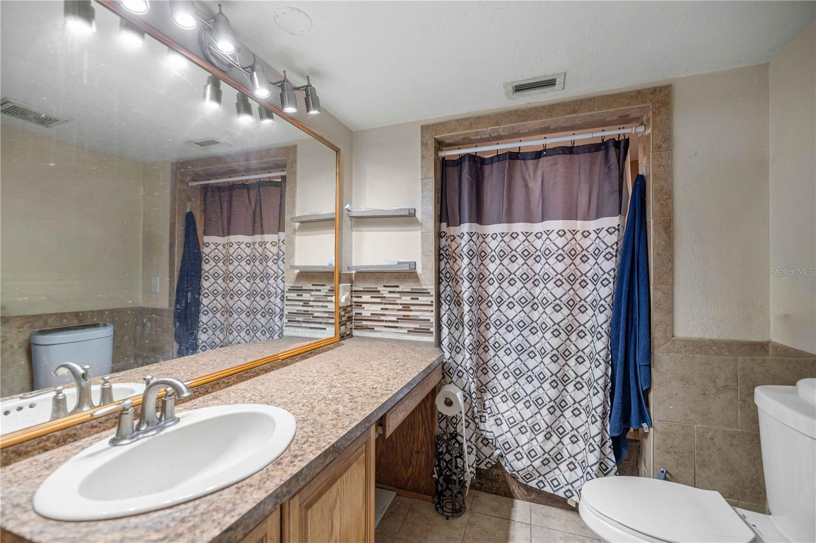 CLERMONT LAKE DOT VILLAS CONDO - Residential