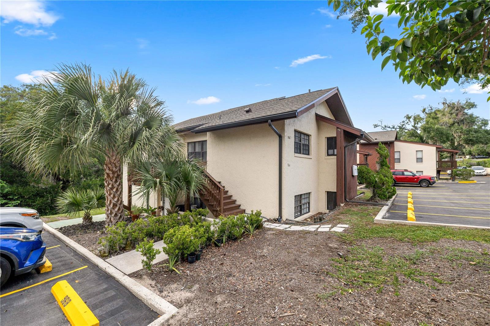 CLERMONT LAKE DOT VILLAS CONDO - Residential