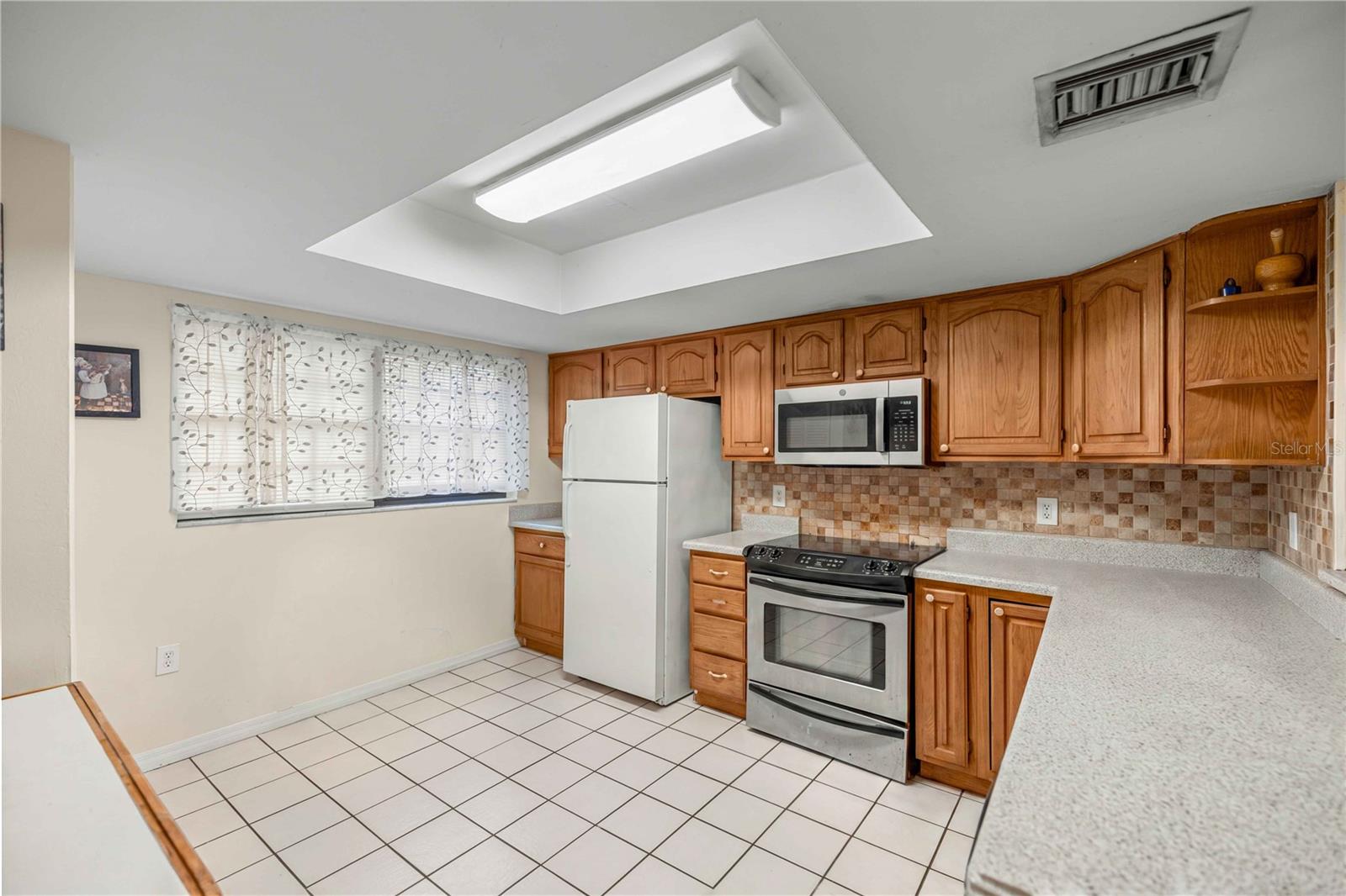 CLERMONT LAKE DOT VILLAS CONDO - Residential